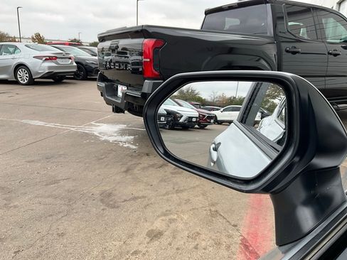 Used 2025 Toyota Camry LE image 18