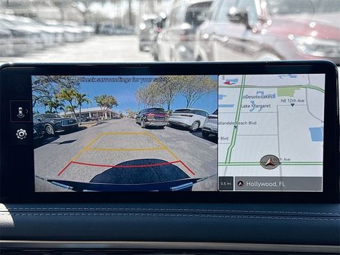 Used 2025 Genesis G70 2.5T image 15