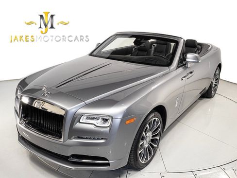 Used 2019 Rolls-Royce Dawn RWD image 20