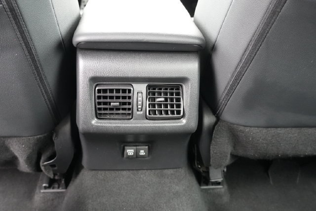 Used 2025 Toyota Camry SE FWD image 18