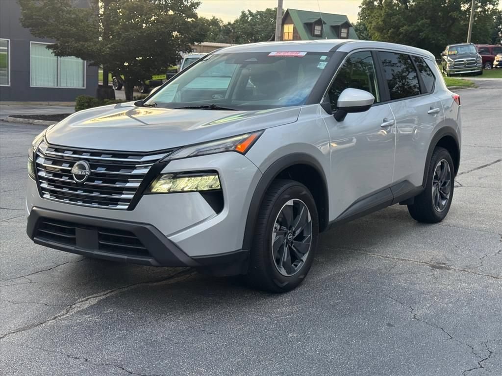 Certified 2025 Nissan Rogue SV FWD image 7