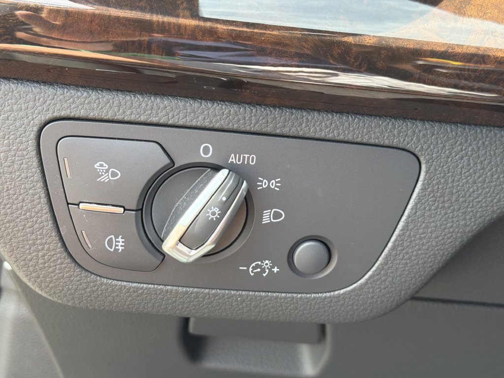 Used 2019 Audi Q5 2.0T Premium AWD/4WD image 32