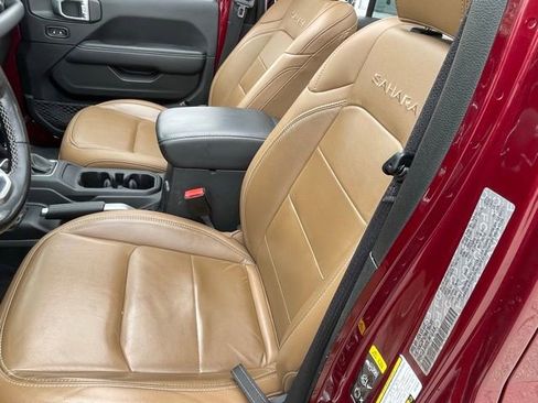 Used 2021 Jeep Wrangler Unlimited Sahara w/ Cold Weather Group AWD/4WD image 7