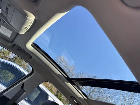 Used 2021 GMC Terrain SLT w/ Infotainment Package II image 14