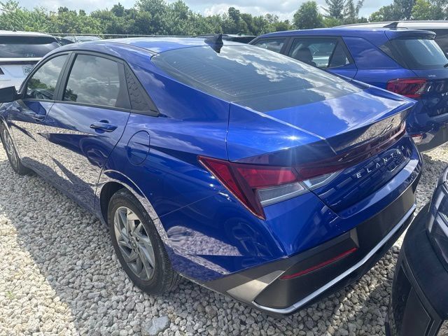 Used 2024 Hyundai Elantra SEL FWD image 8