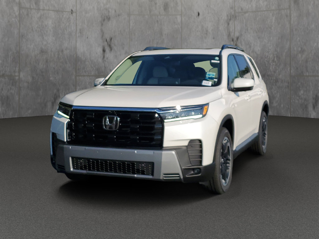 New 2026 Honda Pilot Touring image 3