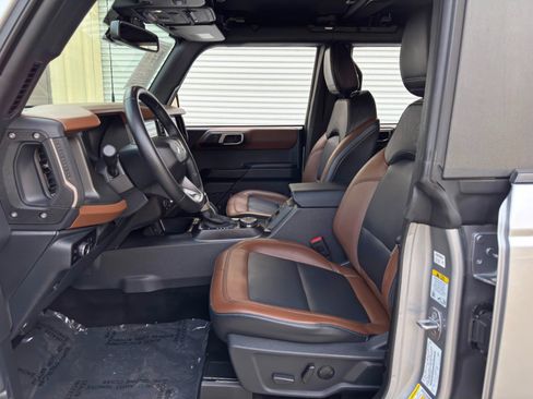 Used 2024 Ford Bronco Outer Banks AWD/4WD image 17