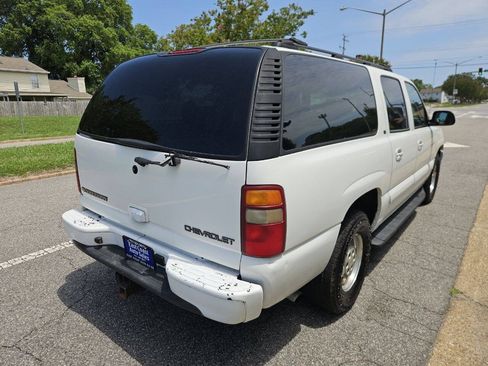 Used 2003 Chevrolet Suburban LT w/ LT Preferred Equipment Group RWD image 6