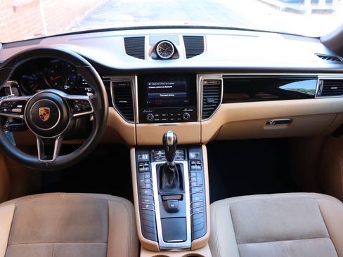 Used 2017 Porsche Macan AWD/4WD image 24