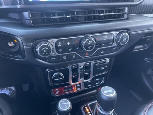 New 2026 Jeep Wrangler Unlimited Rubicon image 32