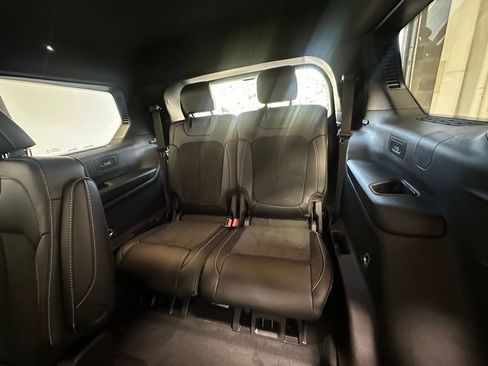 New 2025 Jeep Grand Cherokee L Altitude AWD/4WD image 26