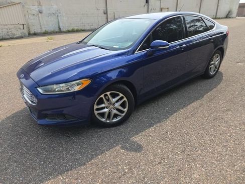 Used 2013 Ford Fusion SE FWD image 4