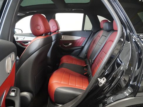 Used 2021 Mercedes-Benz GLC 300 4MATIC image 13