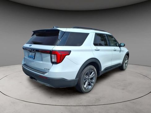 New 2026 Ford Explorer Active w/ Active Comfort Package AWD/4WD image 7