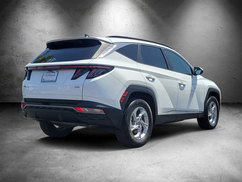 Certified 2022 Hyundai Tucson SEL w/ Cargo Package AWD/4WD image 3
