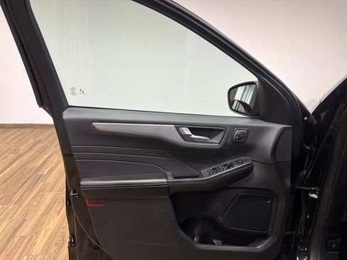 Used 2023 Ford Escape Platinum AWD/4WD image 48