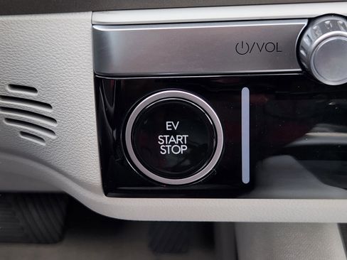 New 2025 Hyundai Ioniq 6 SEL image 21