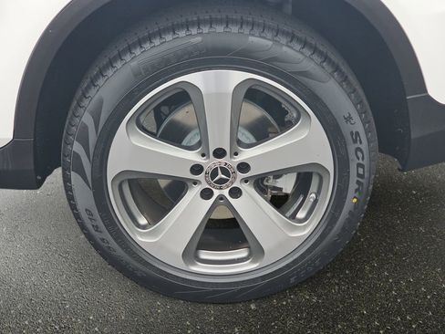 Used 2022 Mercedes-Benz GLC 300 4MATIC image 36