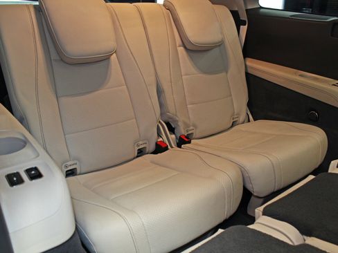 Used 2020 Mercedes-Benz GLS 450 4MATIC image 52