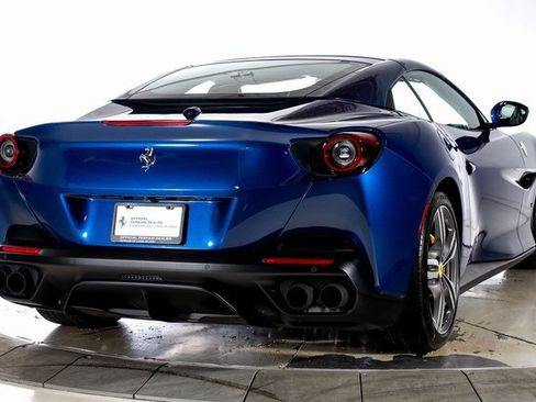 Used 2019 Ferrari Portofino image 10