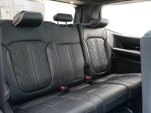 Used 2022 Jeep Grand Wagoneer Series III w/ Rear-Seat Entertainment Group AWD/4WD image 15