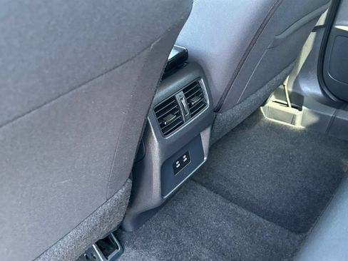 Used 2025 Nissan Rogue SV AWD/4WD image 24