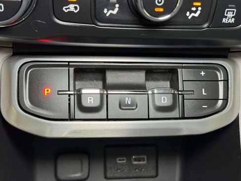 Used 2023 GMC Acadia SLE w/ Driver Convenience Package AWD/4WD image 15