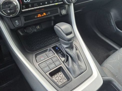 Certified 2025 Toyota RAV4 XLE AWD/4WD image 15