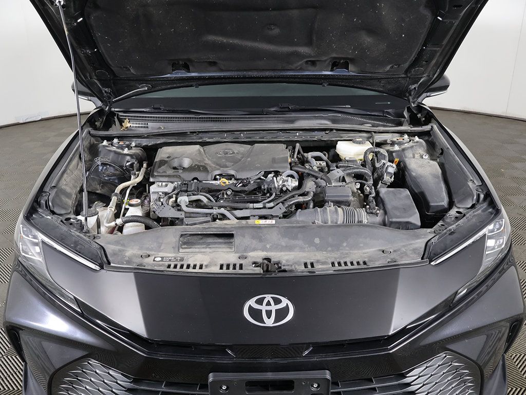 Used 2025 Toyota Camry XLE FWD image 18