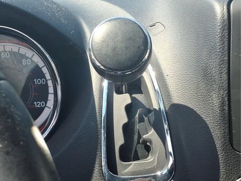 Used 2015 Dodge Grand Caravan SE FWD image 10