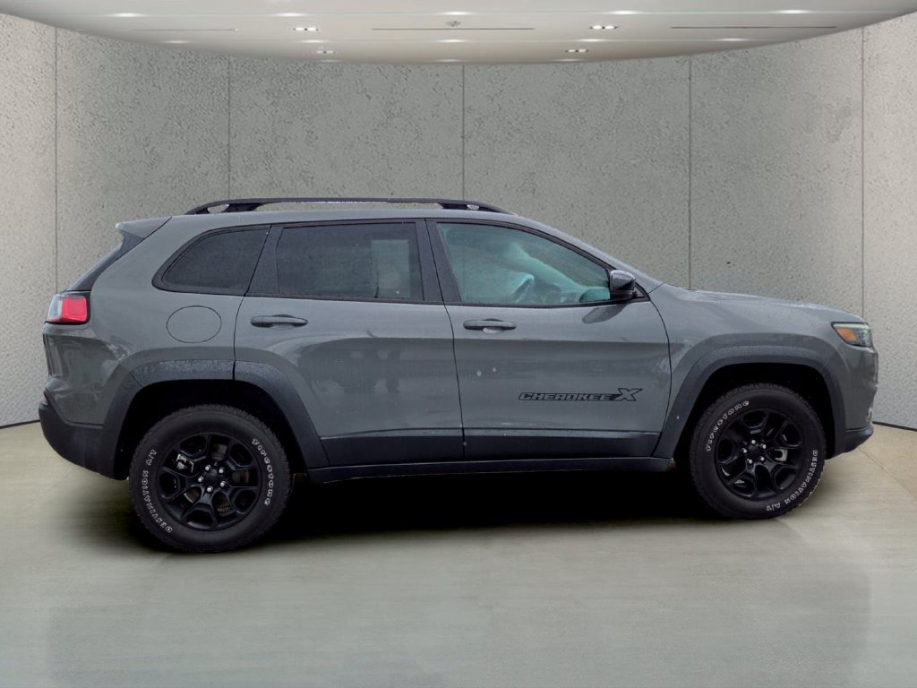 Used 2022 Jeep Cherokee Latitude w/ Trailer Tow Group AWD/4WD image 4