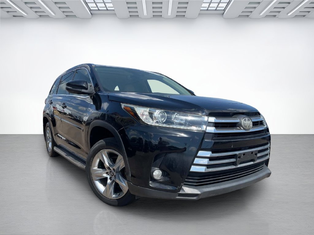 Used 2017 Toyota Highlander Limited FWD image 3