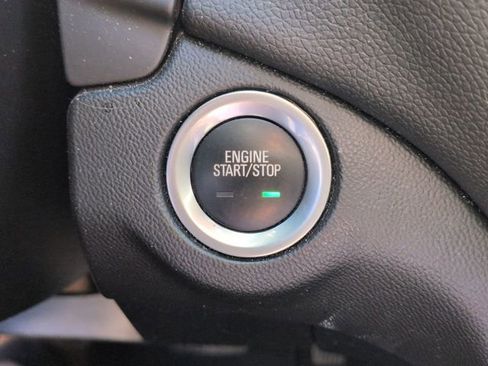 Used 2019 Chevrolet Equinox LT w/ Driver Convenience Package image 18