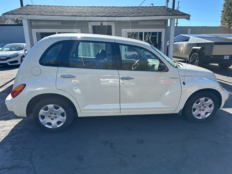 Used 2005 Chrysler PT Cruiser FWD image 4