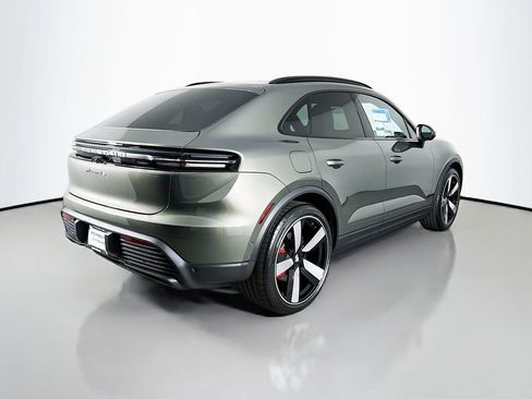 New 2026 Porsche Macan 4S Electric AWD/4WD image 9