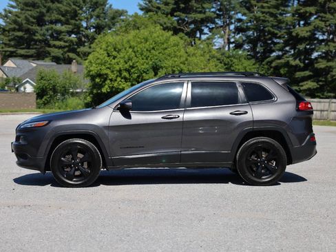 Used 2017 Jeep Cherokee High Altitude AWD/4WD image 2
