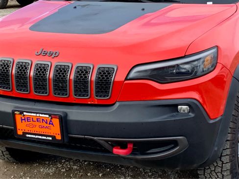 Used 2021 Jeep Cherokee Trailhawk image 12