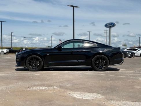 Used 2018 Ford Mustang Coupe RWD image 5
