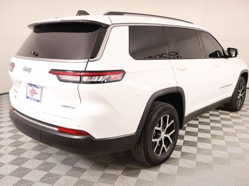 Used 2023 Jeep Grand Cherokee L Limited AWD/4WD image 23
