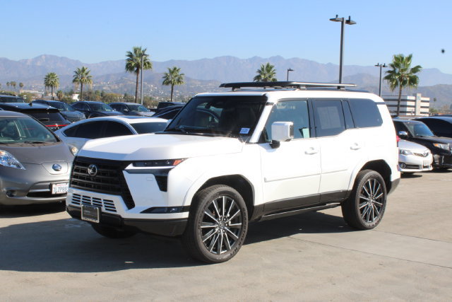 Used 2026 Lexus GX 550 w/ Accessory Package (31) AWD/4WD image 3