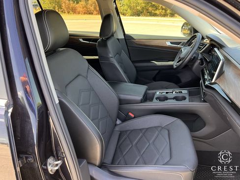 Used 2024 Volkswagen Atlas SE FWD image 22