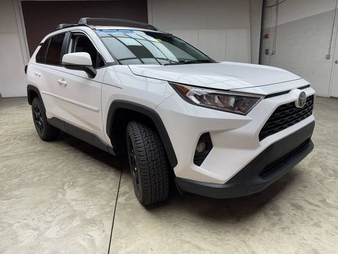Used 2021 Toyota RAV4 XLE FWD image 7