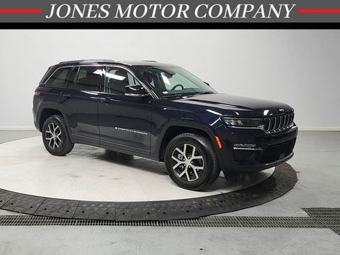 Used 2023 Jeep Grand Cherokee Limited AWD/4WD image 1