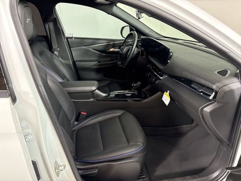 Used 2024 Buick Envista Sport Touring w/ Convenience I Package image 15