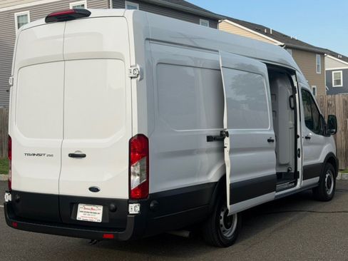 Used 2025 Ford Transit 250 148 High Roof Extended w/ Load Area Protection Package RWD image 5