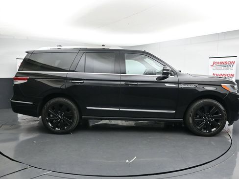 Used 2022 Lincoln Navigator Reserve image 9