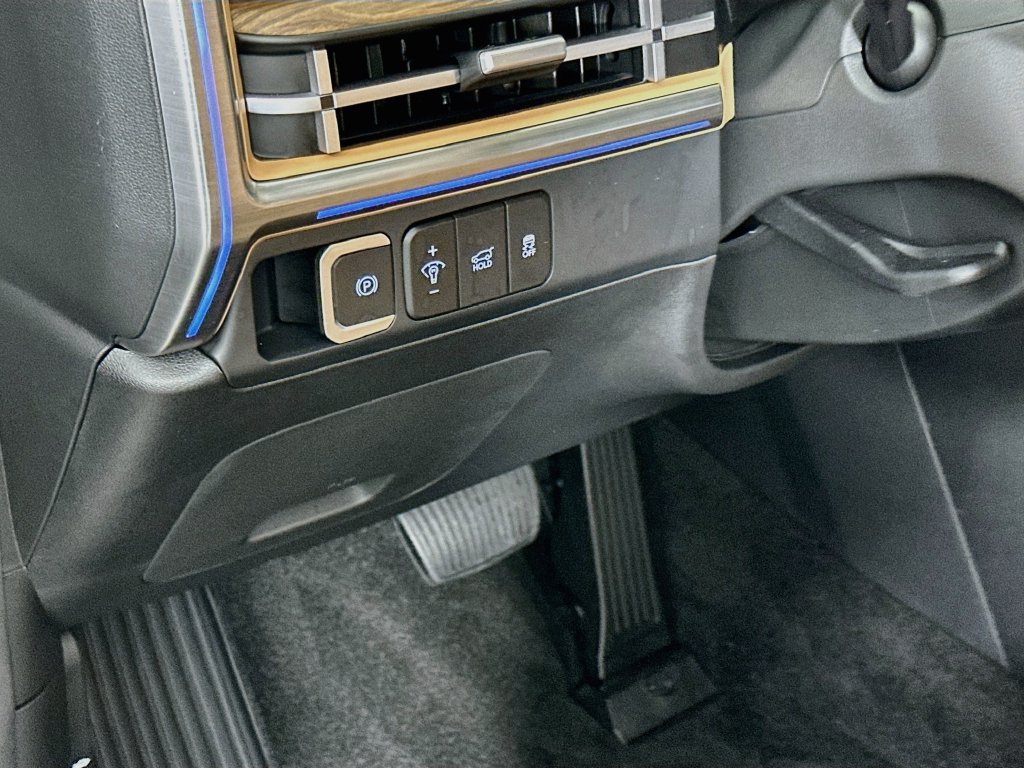 Certified 2026 Hyundai Santa Fe Limited FWD image 10