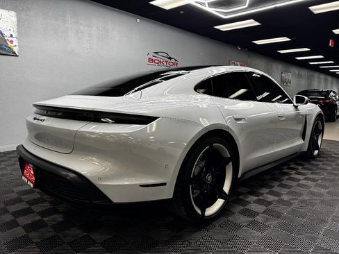 Used 2022 Porsche Taycan 4S image 12