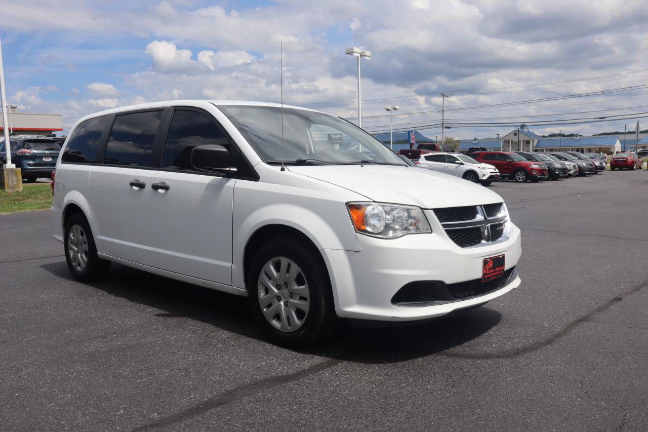 Used 2019 Dodge Grand Caravan SE w/ UConnect Hands-Free Group FWD image 7