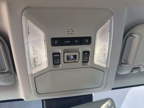 Used 2025 Toyota RAV4 Limited image 20